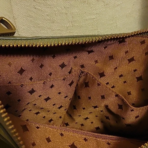 NWT: Leather Fossil Explorer Crossbody - Picture 7 of 16